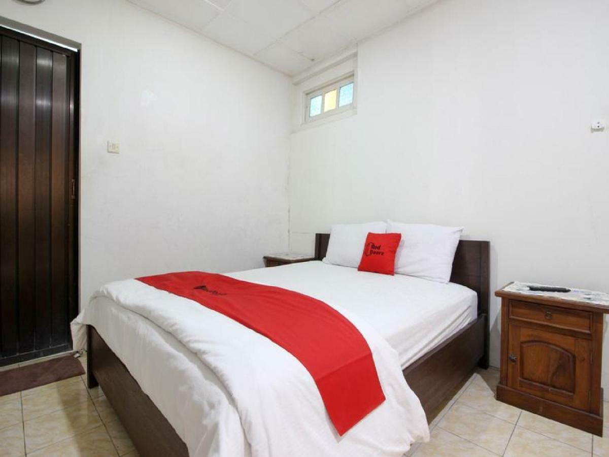 מלון Reddoorz Syariah Near Wijilan יוגיאקרטה מראה חיצוני תמונה